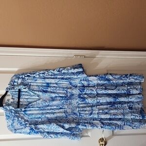 Chico's Size 3 Ladies Tiered Dress in Blue and White Floral w/Pockets